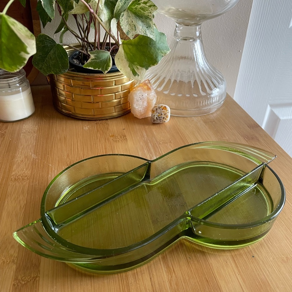 🎉 Host pick! Vintage Green Glass Divided Relish/Candy Dish - 11” Long